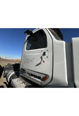 PETERBILT 579 Door Assembly, Front