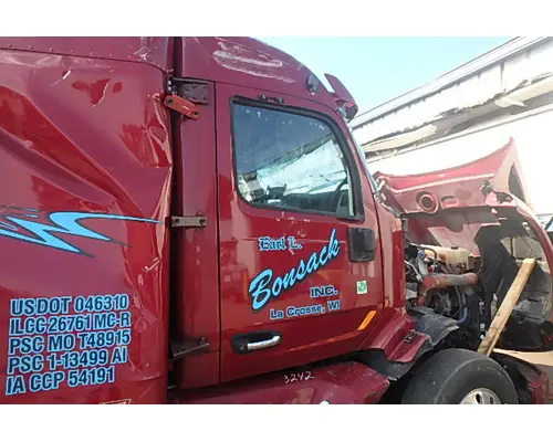 PETERBILT 579 Door Assembly, Front