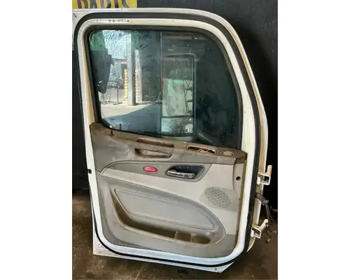 PETERBILT 579 Door Assembly, Front