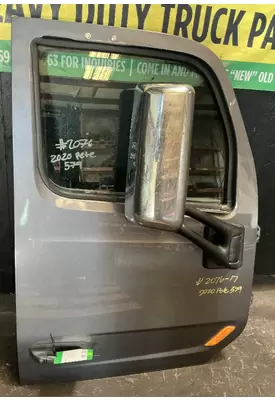 PETERBILT 579 Door Assembly, Front