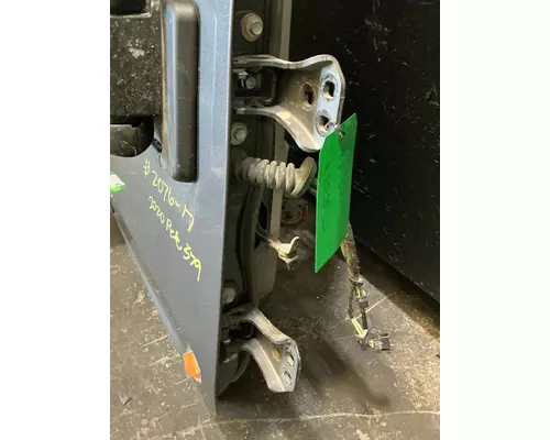 PETERBILT 579 Door Assembly, Front