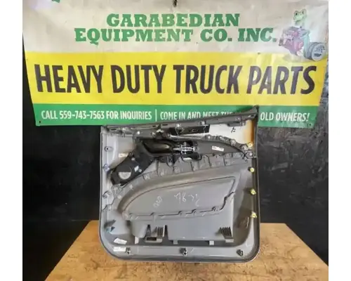 PETERBILT 579 Door Assembly, Front