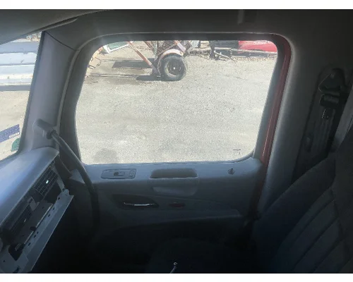 PETERBILT 579 Door Assembly, Front