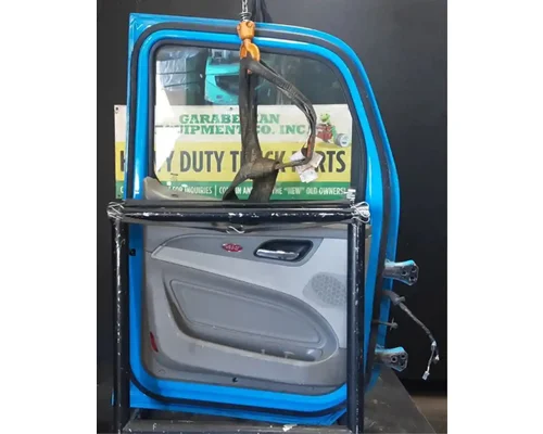 PETERBILT 579 Door Assembly, Front