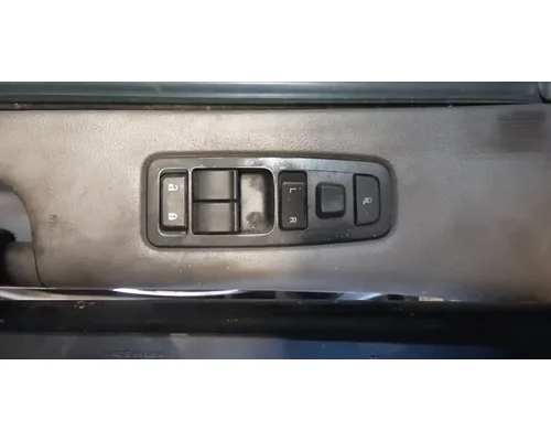 PETERBILT 579 Door Assembly, Front