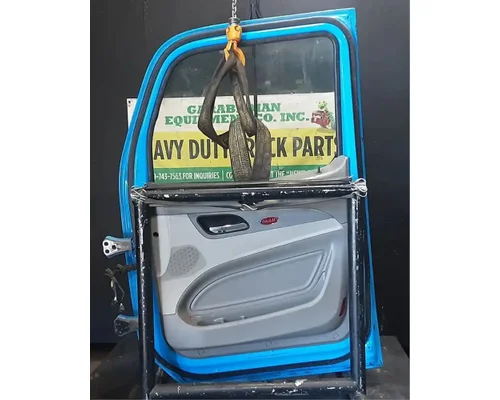 PETERBILT 579 Door Assembly, Front