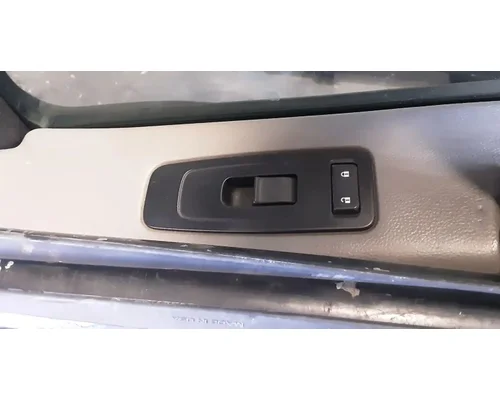PETERBILT 579 Door Assembly, Front
