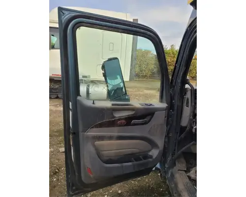 PETERBILT 579 Door Assembly, Front