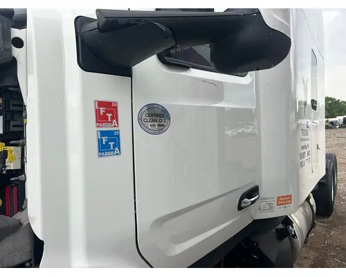 PETERBILT 579 Door Assembly, Front