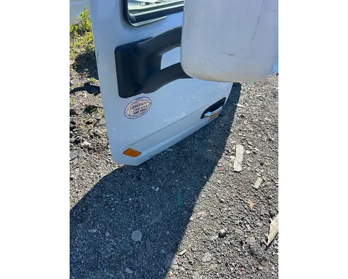 PETERBILT 579 Door Assembly, Front