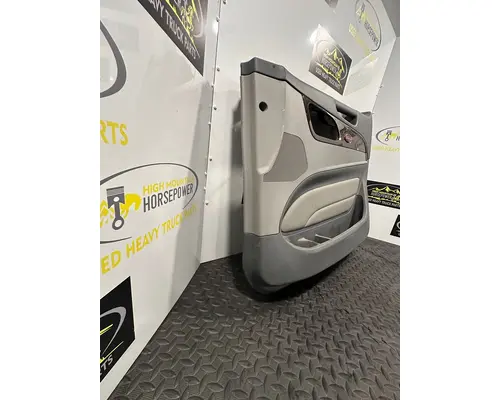 PETERBILT 579 Door Panel (Trim)