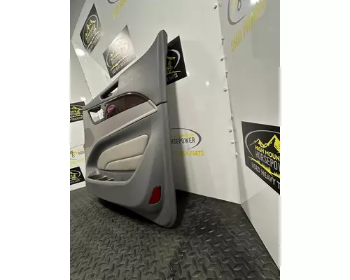 PETERBILT 579 Door Panel (Trim)