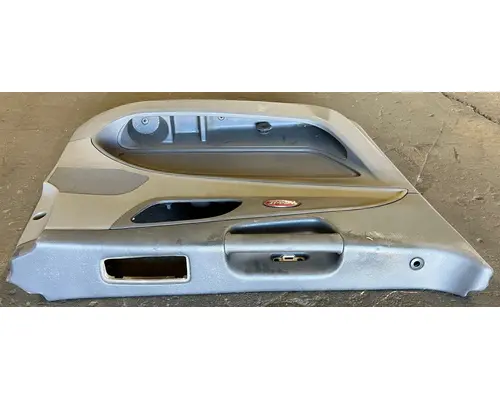PETERBILT 579 Door Panel (Trim)