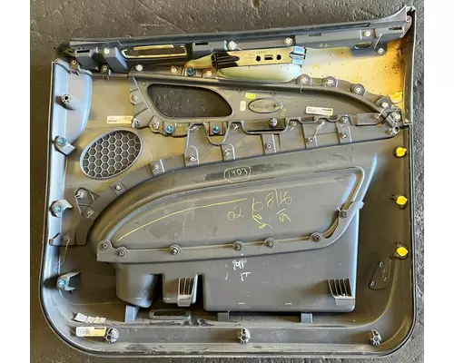 PETERBILT 579 Door Panel (Trim)
