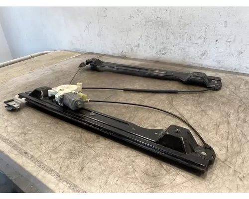 PETERBILT 579 Door Window Regulator, Front