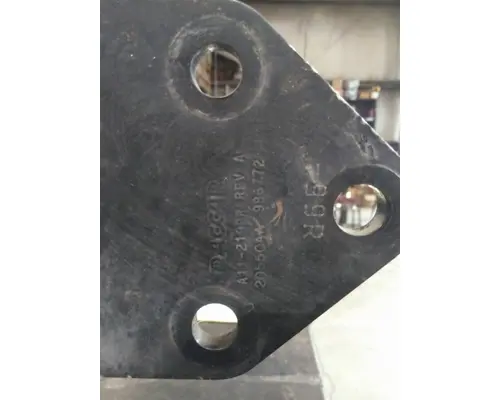 PETERBILT 579 ENGINE MOUNTS, VEHICLE (FRONT)