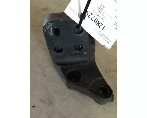 PETERBILT 579 Engine Mounts