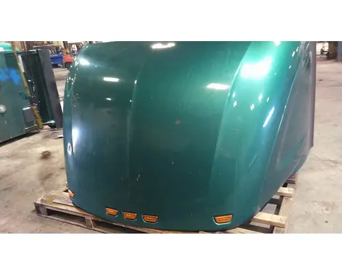 PETERBILT 579 FAIRING, WIND DEFLECTOR ROOF