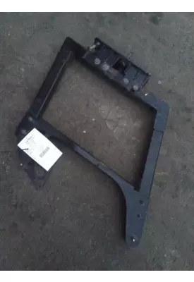 PETERBILT 579 FAIRING BRACKET/MOUNT