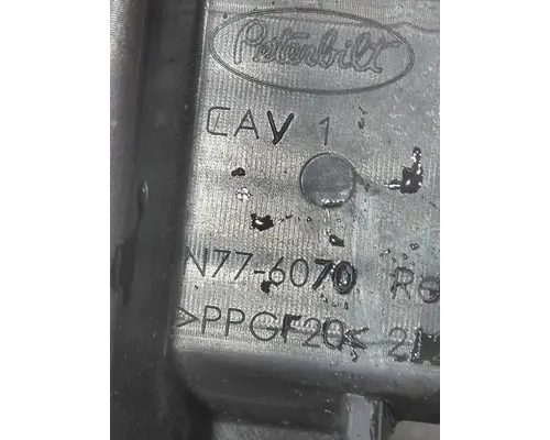PETERBILT 579 FAIRING BRACKETMOUNT
