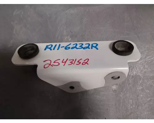 PETERBILT 579 FAIRING BRACKETMOUNT