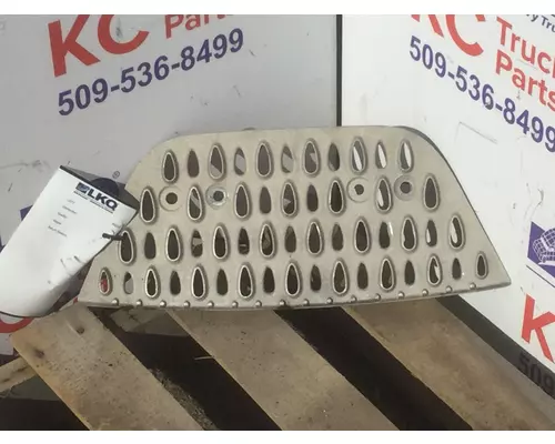 PETERBILT 579 FAIRING STEP