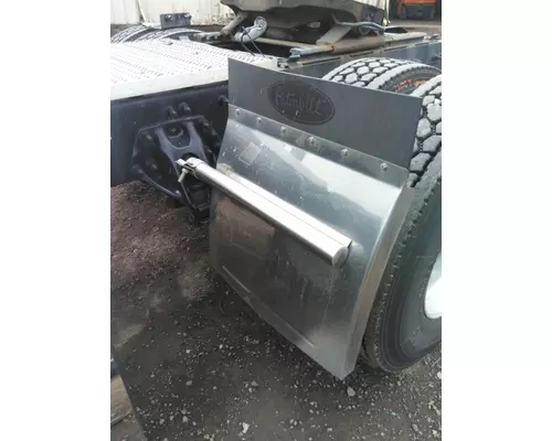 PETERBILT 579 FENDER, QUARTERHALF REAR