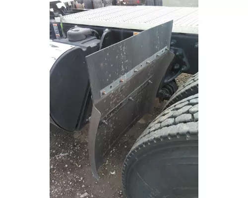 PETERBILT 579 FENDER, QUARTERHALF REAR