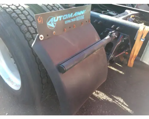 PETERBILT 579 FENDER, QUARTERHALF REAR