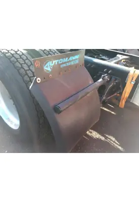 PETERBILT 579 FENDER, QUARTER/HALF REAR