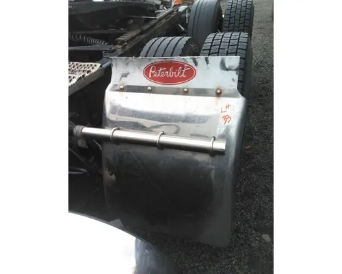 PETERBILT 579 FENDER, QUARTERHALF REAR
