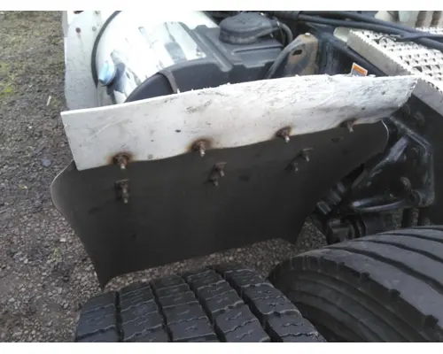 PETERBILT 579 FENDER, QUARTERHALF REAR