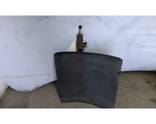 PETERBILT 579 FENDER, QUARTERHALF REAR