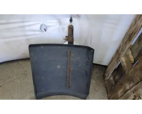 PETERBILT 579 FENDER, QUARTERHALF REAR