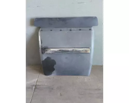 PETERBILT 579 FENDER, QUARTERHALF REAR