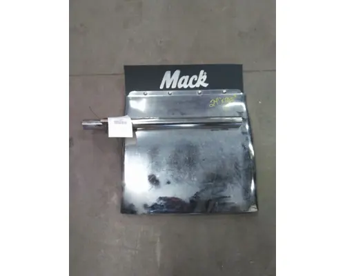 PETERBILT 579 FENDER, QUARTERHALF REAR