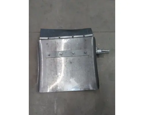 PETERBILT 579 FENDER, QUARTERHALF REAR