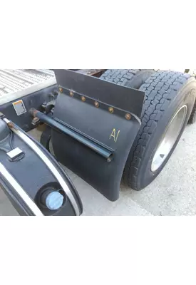 PETERBILT 579 FENDER, QUARTER/HALF REAR