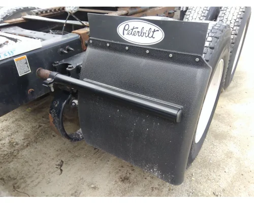PETERBILT 579 FENDER, QUARTER/HALF REAR