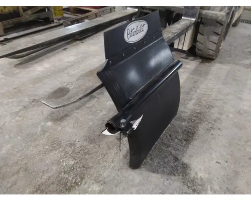 PETERBILT 579 FENDER, QUARTERHALF REAR