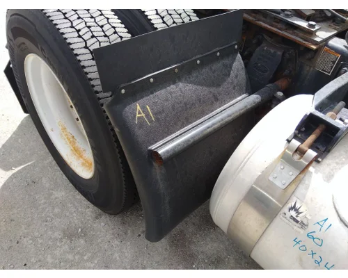PETERBILT 579 FENDER, QUARTER/HALF REAR