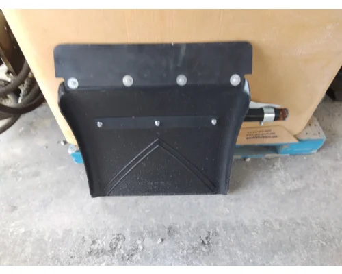 PETERBILT 579 FENDER, QUARTERHALF REAR