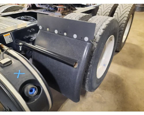 PETERBILT 579 FENDER, QUARTER/HALF REAR