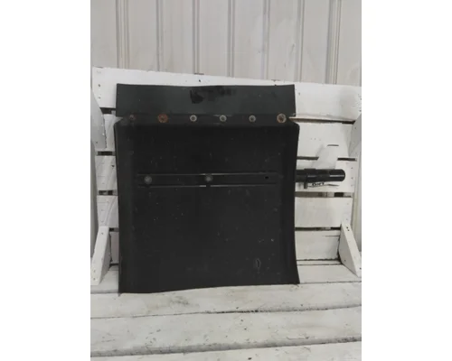 PETERBILT 579 FENDER, QUARTERHALF REAR