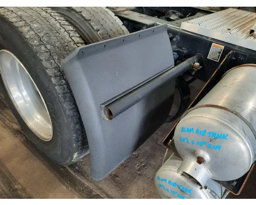 PETERBILT 579 FENDER, QUARTER/HALF REAR