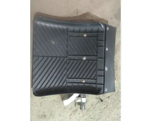 PETERBILT 579 FENDER, QUARTERHALF REAR