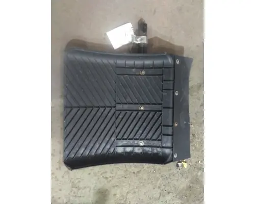 PETERBILT 579 FENDER, QUARTERHALF REAR