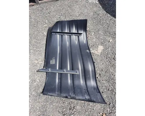 PETERBILT 579 FENDER, SPLASH SHIELDGUARD