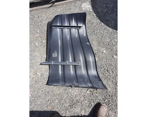 PETERBILT 579 FENDER, SPLASH SHIELDGUARD