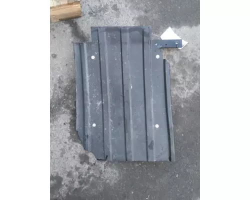 PETERBILT 579 FENDER, SPLASH SHIELDGUARD